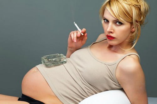 Hút thuốc lá, uống rượu là những điều cấm kỵ không chỉ trong thai kỳ mà cả trước khi thụ thai.